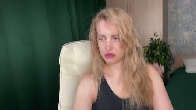 Snapshot of anita_blairr chatting on June 1, 2026, 1:06 am anita blairr online show from June 1, 2026, 1:06 am
