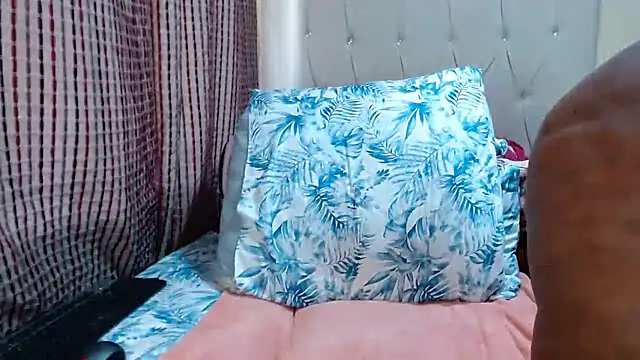 CHOCOLATEDARKBUSTYX online show from March 13, 2026, 6:18 am