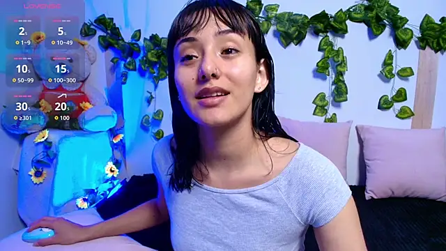 tati cardenas online show from November 16, 2025, 4:50 am