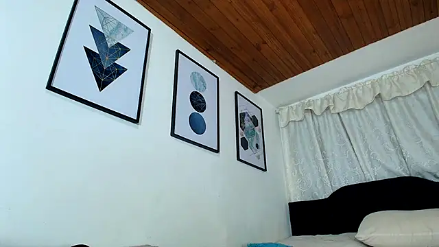 sam her online show from October 9, 2025, 9:04 pm