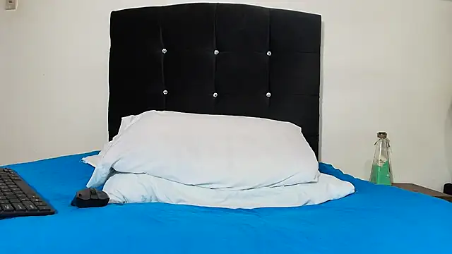 sam her online show from March 10, 2025, 8:23 pm