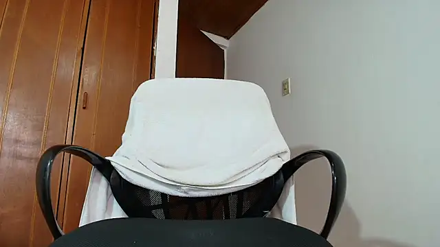 sam her online show from April 10, 2026, 9:11 pm