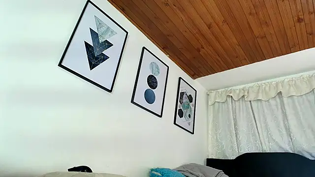 sam her online show from October 8, 2025, 9:04 pm