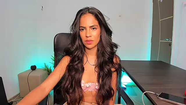 camille-rose online show from February 18, 2025, 8:58 pm