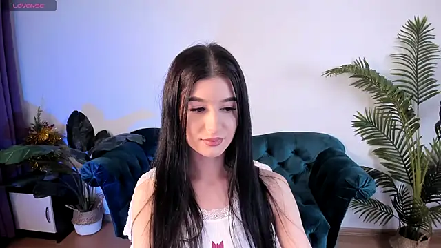 LauraCoy online show from January 27, 2025, 8:17 pm