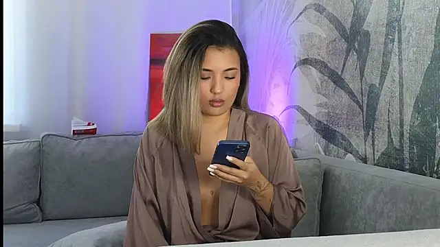 lily  foster online show from March 5, 2025, 5:50 am