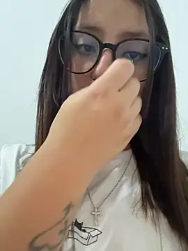 Megan lu2 online show from November 8, 2025, 4:49 am