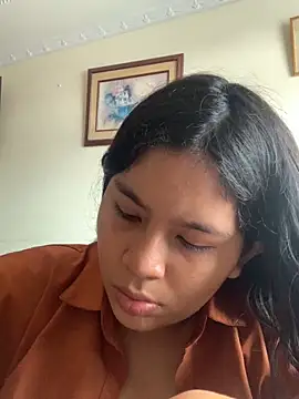 moncerrat luna online show from October 30, 2025, 9:01 pm