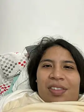 moncerrat luna online show from February 24, 2025, 10:03 pm