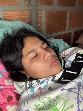 moncerrat luna online show from February 6, 2025, 12:26 pm