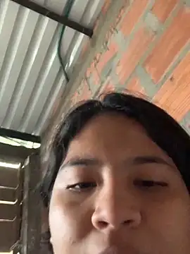 moncerrat luna online show from February 6, 2025, 3:31 pm