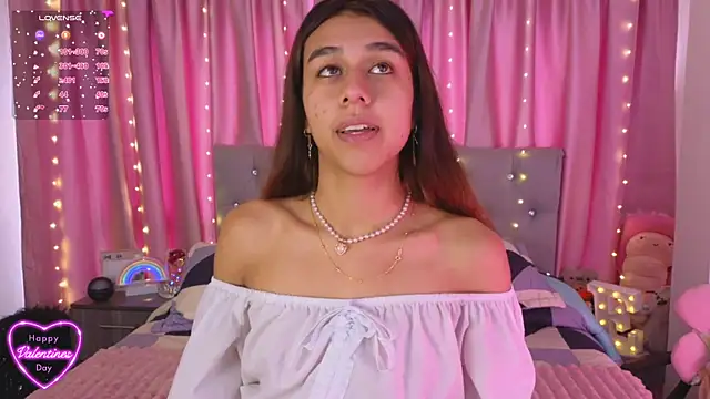 Emiily Scott1 online show from February 17, 2025, 2:38 pm