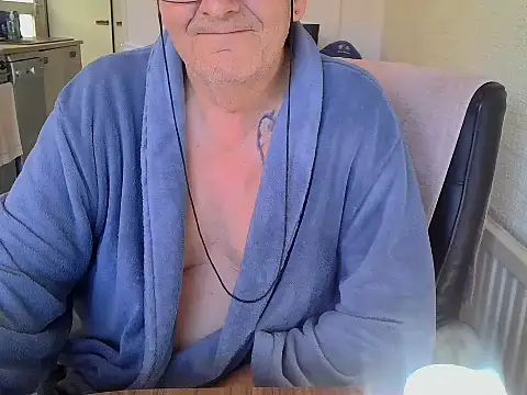 Snapshot of daddyflash chatting on October 24, 2025, 11:31 am daddyflash online show from October 24, 2025, 11:31 am