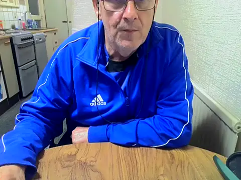 Snapshot of daddyflash chatting on October 23, 2025, 7:23 pm daddyflash online show from October 23, 2025, 7:23 pm