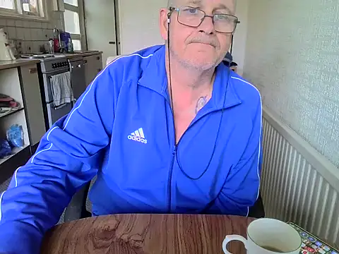 Snapshot of daddyflash chatting on October 3, 2025, 10:50 am daddyflash online show from October 3, 2025, 10:50 am