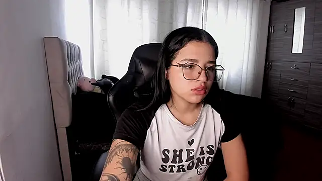 aliice walker  online show from February 11, 2026, 4:51 pm