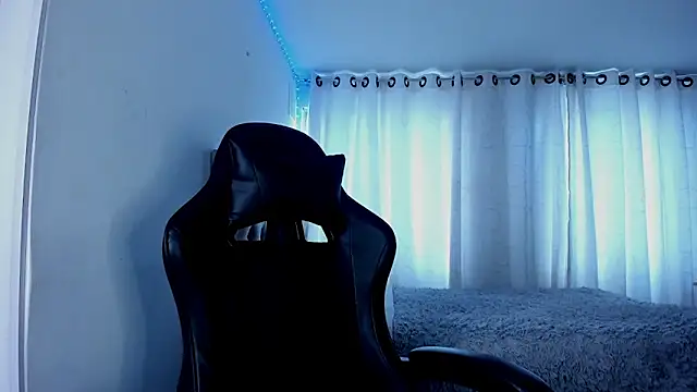 aliice walker  online show from November 25, 2025, 5:35 pm