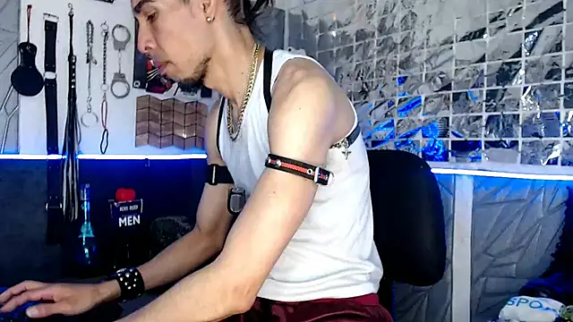 Snapshot of Mensecret69 chatting on March 10, 2025, 5:39 pm Mensecret69 online show from March 10, 2025, 5:39 pm