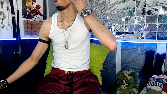 Snapshot of Mensecret69 chatting on March 14, 2025, 8:38 pm Mensecret69 online show from March 14, 2025, 8:38 pm