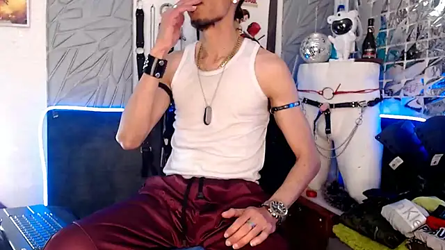 Snapshot of Mensecret69 chatting on March 18, 2025, 1:02 am Mensecret69 online show from March 18, 2025, 1:02 am