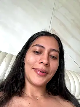 Sophie  Foxxx online show from October 3, 2025, 4:30 pm