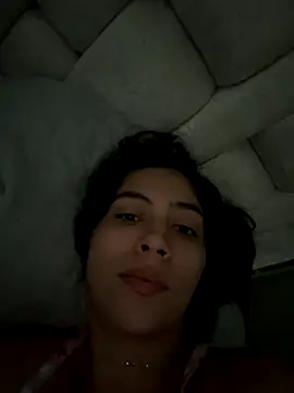 Sophie  Foxxx online show from November 7, 2025, 11:04 am