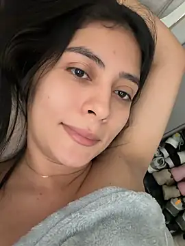 Sophie  Foxxx online show from April 19, 2026, 2:40 pm