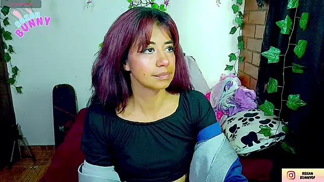 Roxanbunny1 online show from November 30, 2025, 6:41 pm