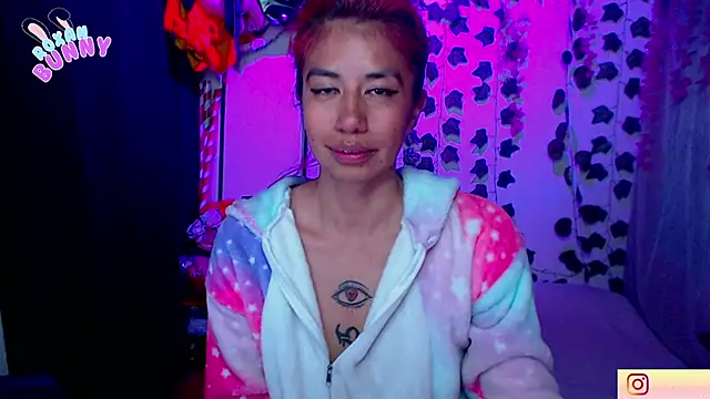 Roxanbunny1 online show from September 9, 2025, 6:45 am