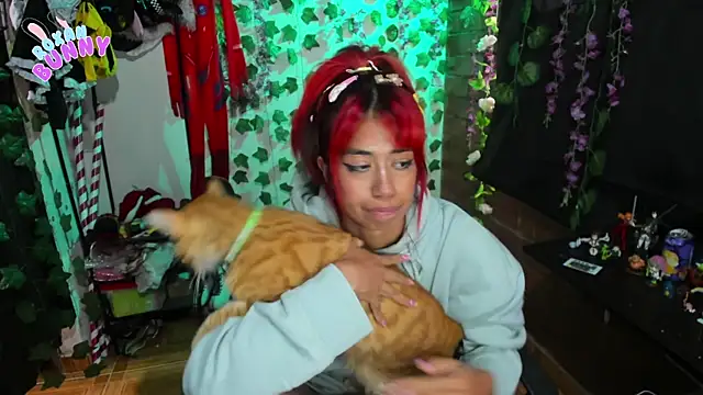 Roxanbunny1 online show from February 23, 2025, 12:37 pm