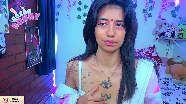 Snapshot of Roxanbunny1 chatting on June 22, 2026, 4:15 pm Roxanbunny1 online show from June 22, 2026, 4:15 pm
