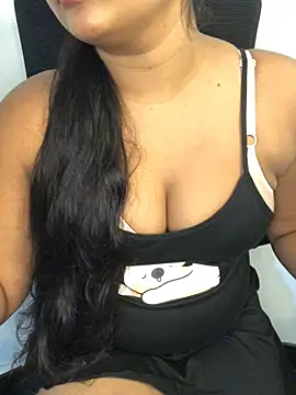Snapshot of Rose_Olivia chatting on June 28, 2026, 5:19 pm Rose Olivia online show from June 28, 2026, 5:19 pm