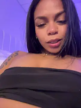 Snapshot of Charly_ chatting on November 8, 2025, 4:27 am Charly online show from November 8, 2025, 4:27 am