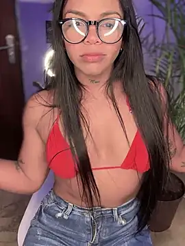 Snapshot of Charly_ chatting on March 5, 2025, 10:10 pm Charly online show from March 5, 2025, 10:10 pm