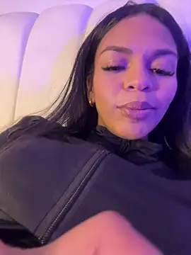 Snapshot of Charly_ chatting on November 4, 2025, 3:21 am Charly online show from November 4, 2025, 3:21 am