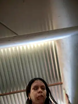 Snapshot of Charly_ chatting on November 14, 2025, 4:54 pm Charly online show from November 14, 2025, 4:54 pm