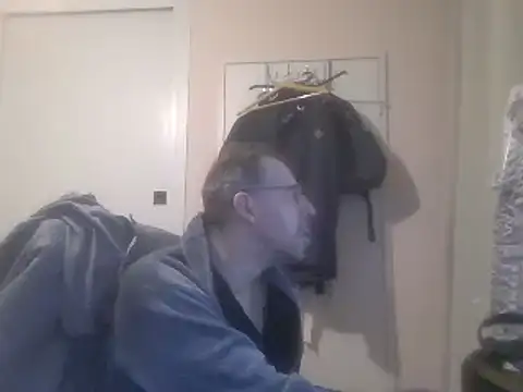 ptitcanard60600 online show from January 16, 2025, 7:49 am