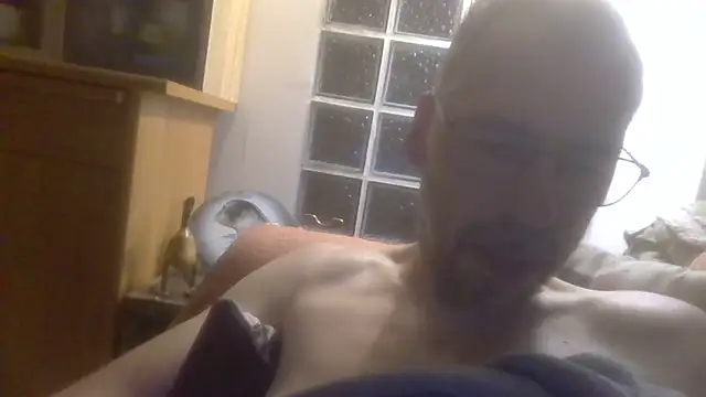 ptitcanard60600 online show from September 18, 2025, 10:35 pm