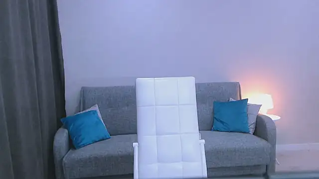 LesleySweet online show from September 19, 2025, 1:37 pm