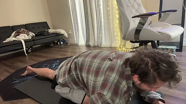 alexmannd online show from October 16, 2025, 5:43 pm