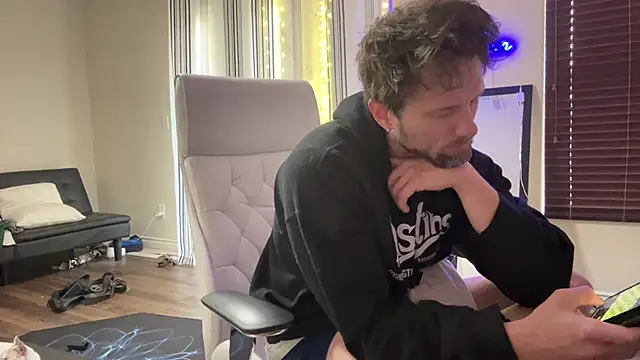 alexmannd online show from October 1, 2025, 4:00 pm