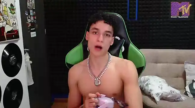 Curly Angel24 online show from February 2, 2025, 11:21 pm