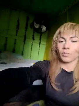 Evehampy online show from September 29, 2025, 8:03 pm