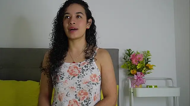 Snapshot of angela__98 chatting on October 7, 2025, 12:39 pm angela 98 online show from October 7, 2025, 12:39 pm