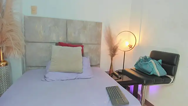 NoraDasilva online show from September 24, 2025, 12:29 am