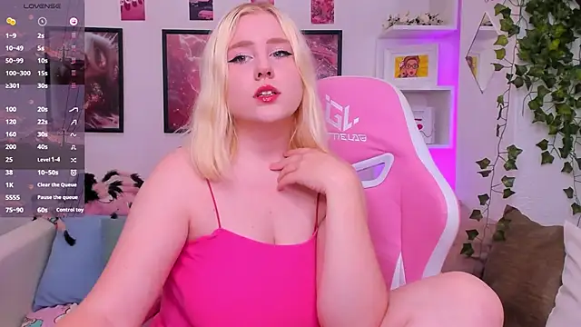 art lovee online show from September 21, 2025, 1:11 am