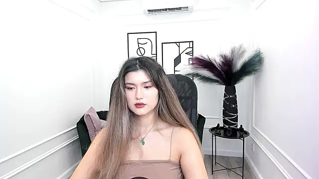 AnneTLi online show from September 10, 2025, 3:16 am