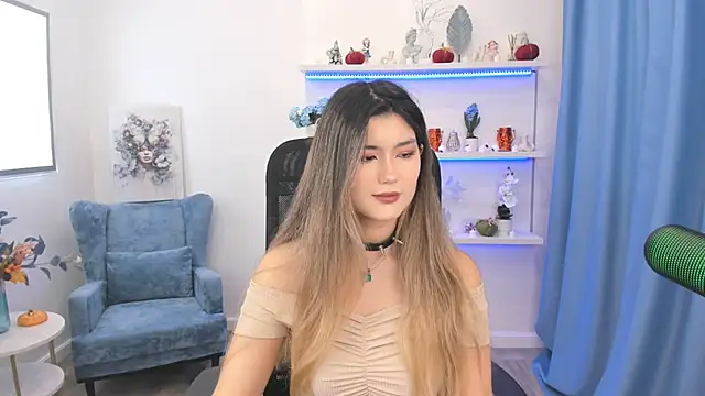 AnneTLi online show from October 23, 2025, 3:27 am