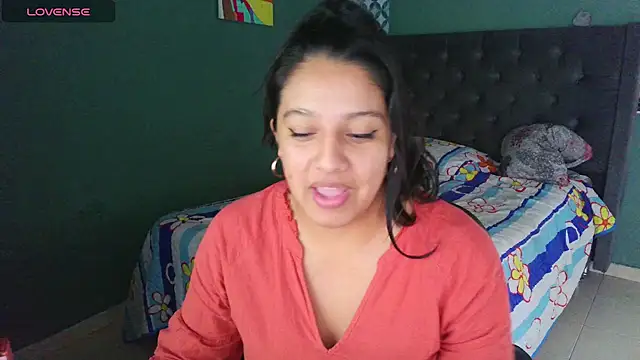 Snapshot of almaswan1 chatting on September 10, 2025, 3:33 pm almaswan1 online show from September 10, 2025, 3:33 pm