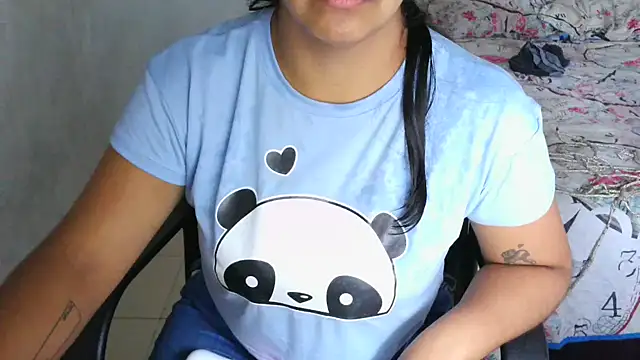 Snapshot of almaswan1 chatting on February 17, 2025, 7:12 pm almaswan1 online show from February 17, 2025, 7:12 pm